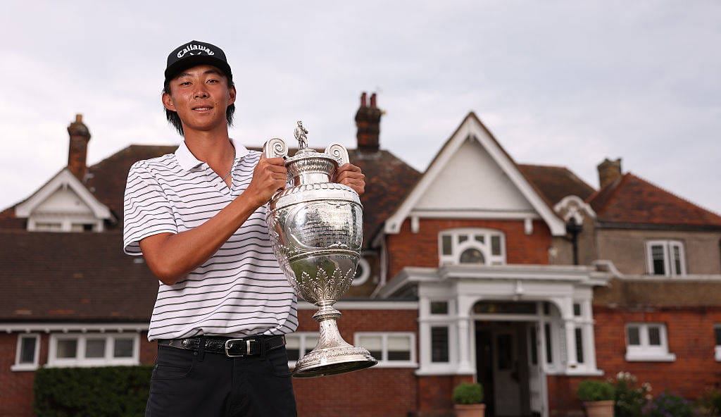 Ethan Fang with The Amateur Championship trophy
